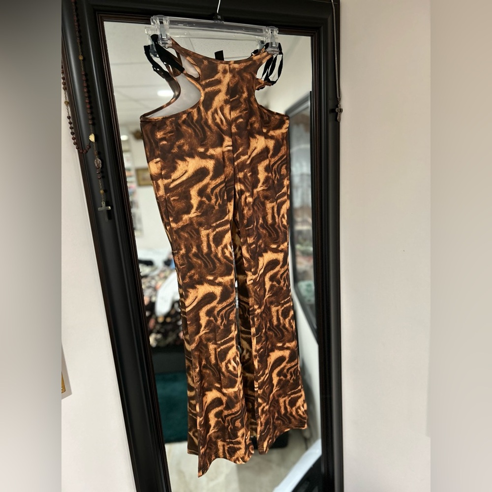 Animal print high waisted cut out pants